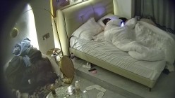 酒店偷拍连续3天入住的年轻情侣古灵精怪的双马尾可爱甜妹被男友不分日夜操了几次 截图4