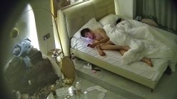 酒店偷拍连续3天入住的年轻情侣古灵精怪的双马尾可爱甜妹被男友不分日夜操了几次 截图12