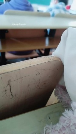 刺激【大三妹妹小美】寝室脱衣~自慰秀~上课真空~跳蛋直播~！~课堂上，宿舍偷拍舍友，粉逼，美乳，学生妹必看 截图2