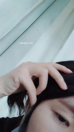 刺激【大三妹妹小美】寝室脱衣~自慰秀~上课真空~跳蛋直播~！~课堂上，宿舍偷拍舍友，粉逼，美乳，学生妹必看 截图4
