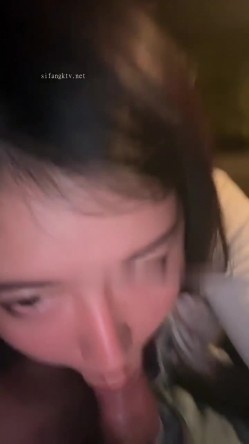 最新流出抖音极品巨乳网红李雅 ️约白领粉丝车震 截图5