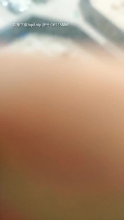 不正经的嫂子要多骚有多骚，双指抠她骚逼沾着淫水给她吃，口交大鸡巴各种体位爆草抽插，让她爽上天叫的好骚 截图13