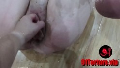字母圈玩虐女大神【酷刑哥】私拍，E乳女奴的残酷调教，电击、皮鞭、穿刺、扩张、啪啪 截图15