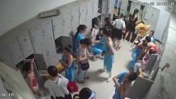 舞蹈班《监控破解》偷拍多位美女学员后台换衣服 截图8