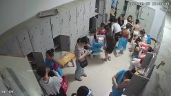 舞蹈班《监控破解》偷拍多位美女学员后台换衣服 截图9
