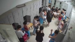舞蹈班《监控破解》偷拍多位美女学员后台换衣服 截图11