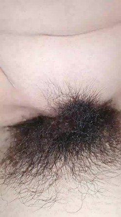 人妻少妇性爱全程实录，温柔的舔弄大鸡巴活真不错，激情上位后入干炮，无套抽插浪叫不断，让小哥舔逼逼淫水 截图3