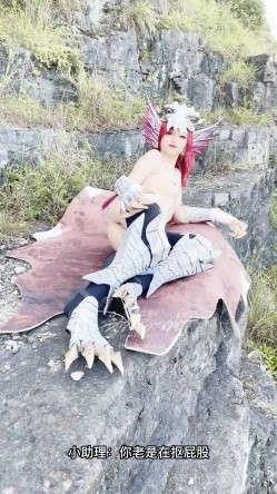 【超美高端 ️罕见露脸露点】极品Cos爆机少女【喵小吉】动漫改新作《怪物猎人:曙光》极致粉穴美乳 超清4K原版无水印 截图13