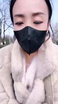 名媛极品黑丝御姐【小夭儿】商场户外~丝袜高跟~跳蛋狂震喷水 截图2