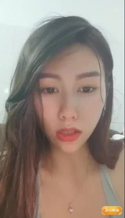 极品高颜冷艳御姐，反差小妈感女主播「金刚护撸娃」「小奶猫」密码房激情淫语撩骚，和姐妹下海大秀，互舔互口 截图2