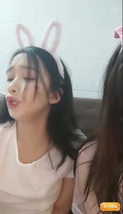 极品高颜冷艳御姐，反差小妈感女主播「金刚护撸娃」「小奶猫」密码房激情淫语撩骚，和姐妹下海大秀，互舔互口 截图14