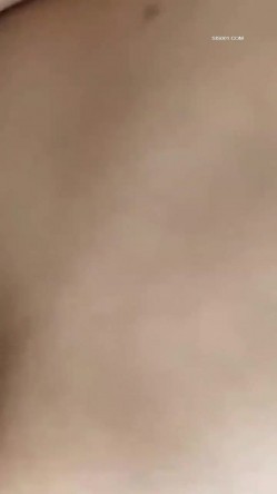 萝莉美眉 轻点 我想喷了 我又想喷了 都湿了 在落地窗前被后入啪啪 夹子音酥到你骨头 截图15