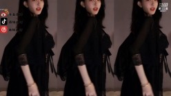 【斗鱼现役网红主播 南妹儿】女神的颤抖 整个奶子都要抖出来了 热舞走光被封合集 截图2