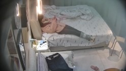 大学城续 这两人太激情了 干个不停 男人舔逼舔菊把女人搞得颤抖 打桩更是全力猛砸 再直接内射 截图1