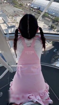 在世界上最大的摩天轮做爱 小骚货扭起来后才发现有监控 截图8