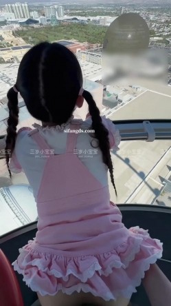 在世界上最大的摩天轮做爱 小骚货扭起来后才发现有监控 截图12