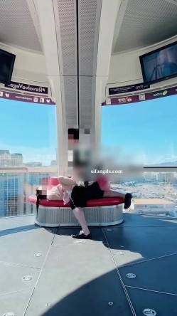 在世界上最大的摩天轮做爱 小骚货扭起来后才发现有监控 截图15