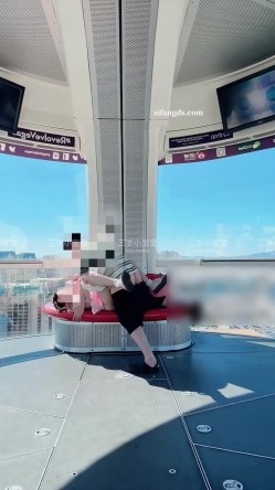 在世界上最大的摩天轮做爱 小骚货扭起来后才发现有监控 截图16