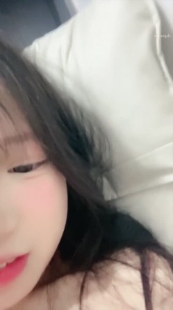 清纯漂亮邻家小妹，初恋的感觉【呆呆小猫】下海福利，扣穴自慰敏感型，很有撸点 截图10