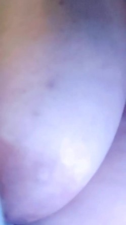 【户外】【茜茜小母狗】合集，户外露出刺激，高速公路，公交车站，男厕所~玩的就是心跳 截图12