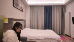 探花【邓西门】约了个为了赚外快出来偷偷兼职的小妹妹各种姿势操了个遍后入爽到起飞逼跟处女一样紧致套子都干破了 截图1