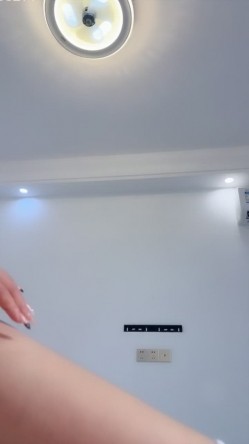 ️微胖巨乳【海派甜心】权威乳神美少女群P初解禁闺蜜们悉数登场啪啪大秀！ 截图8