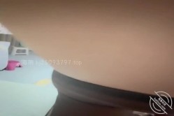 国庆特辑【我的美女姐姐】国庆和姐姐各地旅游，拍了各种美照！姐姐穿上灰丝袜美腿，太勾魂了，又强上，大屁股绝了 截图11