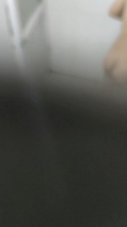 【浴室精品偷拍】最新高清偷拍小姐姐洗澡 被发现捂逼还是捂胸【猎奇稀缺大开眼界】众多偷拍自拍录拍露点操逼甄选卫生间站炮迷醉美女 各种啪操KTV操漂亮公主 截图3