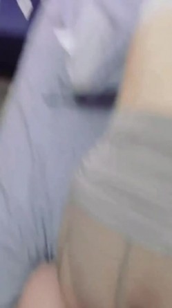绿帽淫妻大神『鹿林FQ』看着淫妻被单男随便玩弄，听她说好舒服呀，自己不知道为啥就硬了，你们都有这种体验吗？ 截图12