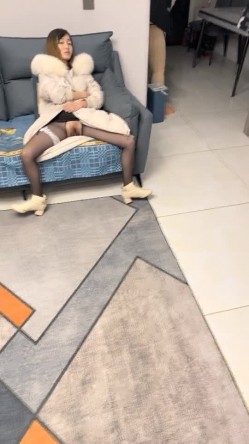 丧志母狗无脑调教调教界大神 浸淫少妇圈十几年 良家人妻背着老公上门 求刺激 要卖骚 无套满足她们 截图8