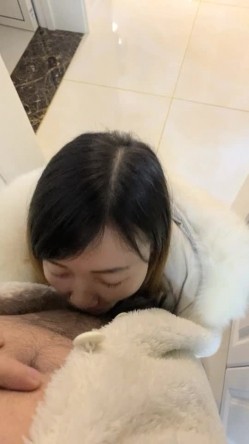 丧志母狗无脑调教调教界大神 浸淫少妇圈十几年 良家人妻背着老公上门 求刺激 要卖骚 无套满足她们 截图9