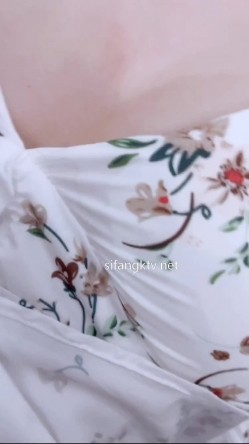 【秀人女神 ️超美高端】超人气女神『杨晨晨』新作《房东叔叔的胡乱猛插》拽着胳膊后入猛操 叫的好骚 高清720P原版 截图9