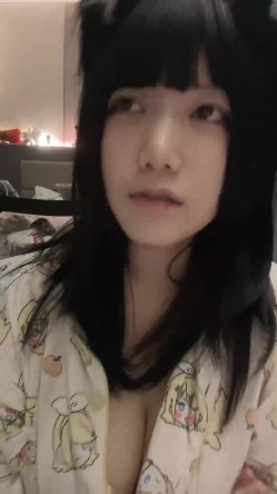 清纯巨乳反差婊【狂操母狗】道具喷水自舔，露脸无套爆操，全程高能 截图11