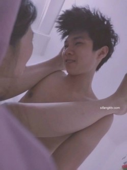 【精品真实泄露】淫荡母狗极品反差婊 广西小护士淫荡少妇上班脱衣露出 截图15