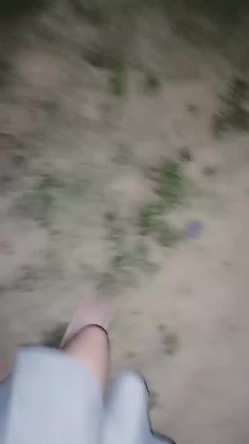 户外女神深夜开撩，勾搭夜钓大哥激情啪啪，露脸漏奶又漏逼，给逼逼注射性药抠到淫水泛滥，口交大鸡巴无套爆草 截图5