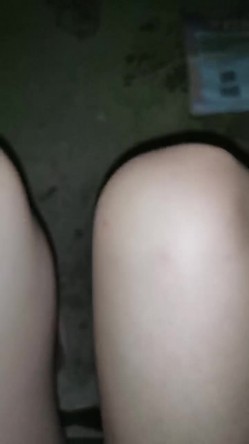 户外女神深夜开撩，勾搭夜钓大哥激情啪啪，露脸漏奶又漏逼，给逼逼注射性药抠到淫水泛滥，口交大鸡巴无套爆草 截图9