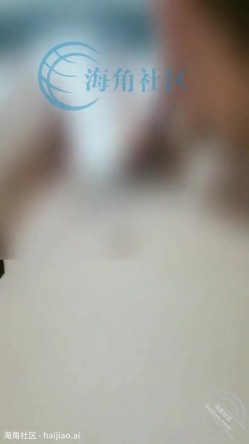 乱伦大神【梦想是母姨双飞】付费钻石贴，和两个骚货在帐篷里欢爱 截图11