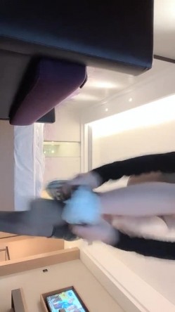 最新下海的无敌清纯短发美少女 脸蛋精致得像个充气娃娃 这么清纯的脸蛋儿 无死角 声音巨好听 穿着性感的灰丝 掰开超级粉 截图12
