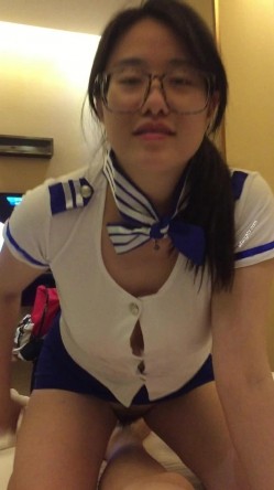 数百位网红母狗性爱甄选 爆乳粉穴网红淫乱性爱 完美露脸 截图13