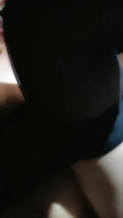 气质御姐跟小哥出来玩车震，开着车就给狼友看骚逼特写，停在路边口交大鸡巴，无套插入爆草浪荡呻吟貌似内射 截图12
