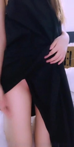 李义琴 高颜值极品身材的大美女全裸发骚诱惑 特写BB 道具插B自慰 截图1