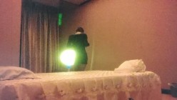 杰哥探花按摩店的苗条黑丝女技师按摩，温情挑逗舔乳抓龙筋全程，乳头和肉棒双重刺激撸射 截图16