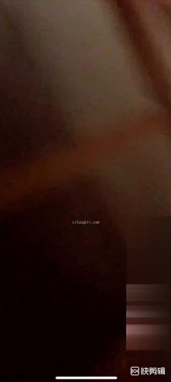 精品泄密流出小姨和侄子的不伦关系 风韵小姨极骚聊天记录 无时无刻想着肉欲 各种场合挑逗聊骚 截图5