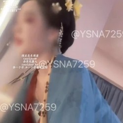 新晋淫妻博主『亚丝娜』超美汉服 秒变女神！红袍加身，反差，就要好好的反差，我的身体，任你享用 截图4