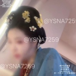 新晋淫妻博主『亚丝娜』超美汉服 秒变女神！红袍加身，反差，就要好好的反差，我的身体，任你享用 截图5