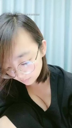 【研究生无奈】学霸下海历程13天全收录，理科学霸，从网贷的漩涡，到卖肉的泥潭，讲述跟前男友的性爱，从最初的拘谨到黑牛道具都精通 截图3