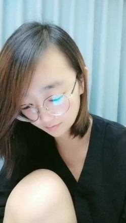【研究生无奈】学霸下海历程13天全收录，理科学霸，从网贷的漩涡，到卖肉的泥潭，讲述跟前男友的性爱，从最初的拘谨到黑牛道具都精通 截图5