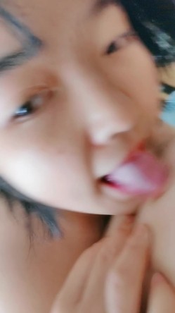 童颜巨乳娇小可爱的美女主播，露脸口交，女上位啪啪操逼 截图6