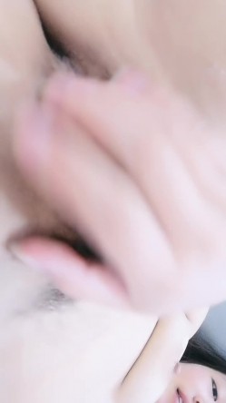 型男姐夫后入操逼小姨子特写后入细节，完事后还帮忙按摩外阴刺激阴蒂 截图9