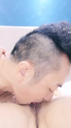 型男姐夫后入操逼小姨子特写后入细节，完事后还帮忙按摩外阴刺激阴蒂 截图14